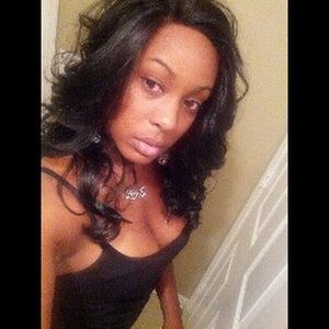 Meet your Posher, Dominique